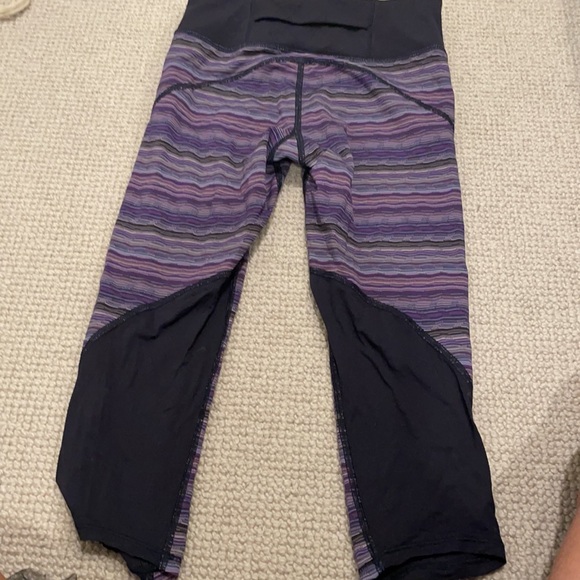 💓LULULEMON💓 leggings size 0 purple Capri stripes - Picture 5 of 5